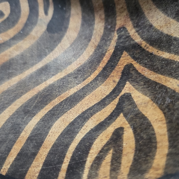 Gorgeous South African Zebra Bowl wooden bowl - Picture 6 of 8